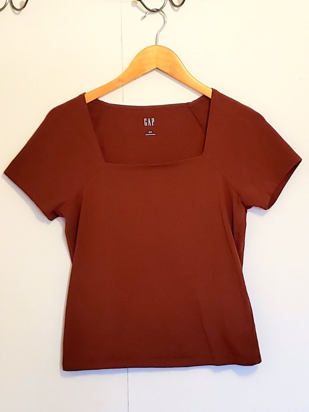 Gap Compact Jersey Square-Neck Shirt in Rust Red